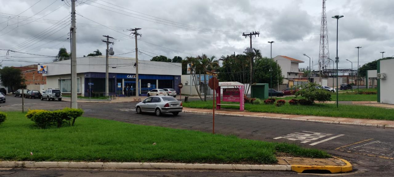 Foto 4 de 4 — Agência da Caixa tem portas quebradas em Boa Esperança do Sul
